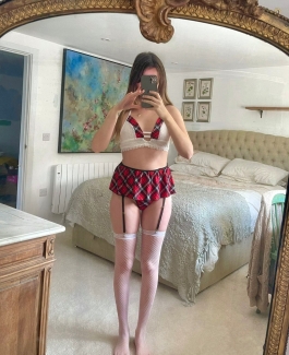 Adriana  - Bild 2 von 4