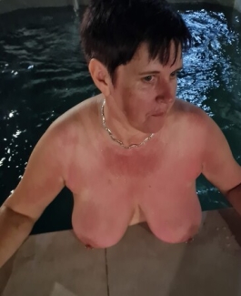 Blowjob -Spermageile und Schwanzgeile Hobbyhure  - Bild 5 von 6