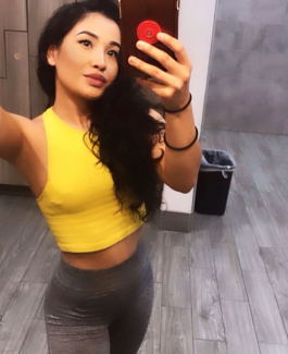 Elena - Bild 2 von 3