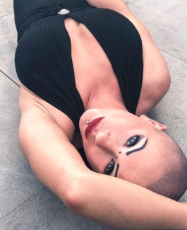 Fetish Mistress Justine - Bild 1 von 7