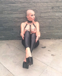 Fetish Mistress Justine - Bild 5 von 7