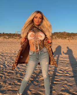 Mia Roux  - Bild 3 von 6