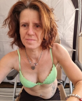 Miri Milf Läufige Hündin - Bild 2 von 4
