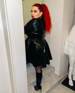 Mistress Nora Marinelli - Bild 3 von 10