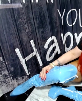 Mistress Nora Marinelli - Bild 2 von 10