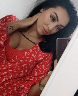 Selena - Bild 2 von 4