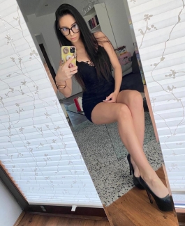 Sexy Laura - Bild 7 von 10