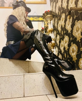 BDSM Studio Lana Andersson - Bild 8 von 16