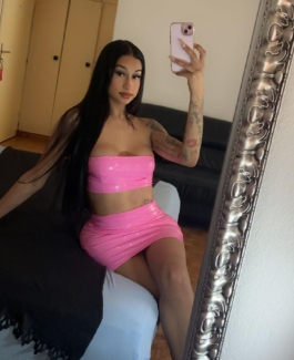 Roxy - Bild 1 von 4