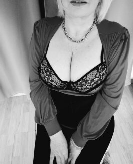 Kriens..Reife Pivate Hausfrau 50.j (Leicht mollig) - Bild 6 von 7