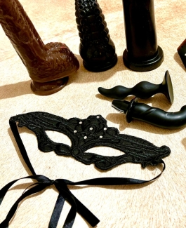 Lady Belle Bizarr - Bild 9 von 13