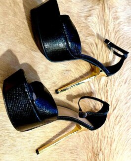 Lady Belle Bizarr - Bild 5 von 14