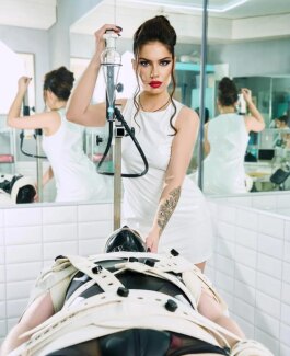 DE Switcherin und Bizarrlady - Bild 5 von 6