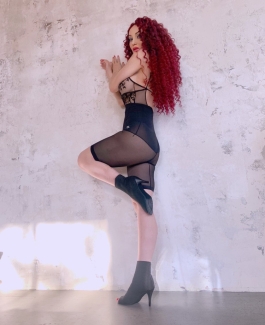 Elena - Bild 2 von 10
