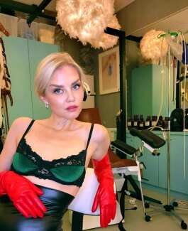 Domina Alex KinkyPearl - Bild 19 von 20