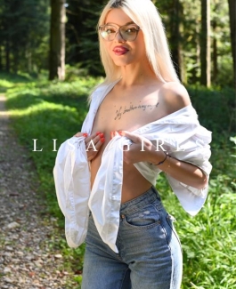 Julia - Bild 2 von 10