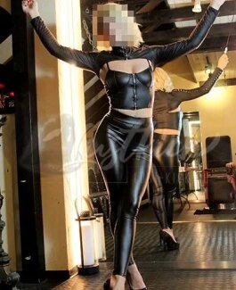 Domina Jolie - Bild 1 von 7