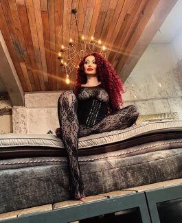 Lady Elena - Bild 2 von 9