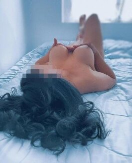 Julia - Bild 1 von 4