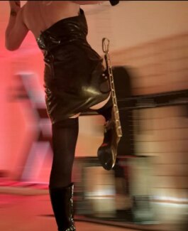 Anastasia de l’Extase Noire - Bild 2 von 3