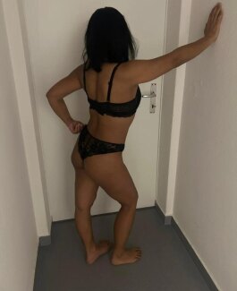 Meena - Bild 2 von 2