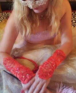 Tara Luna - Bild 1 von 4