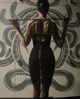 Schweizer Domina Art of Fetish Bizarr