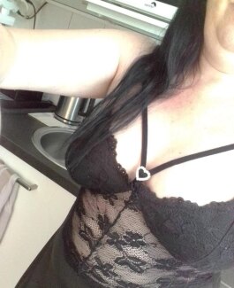 Laura - Bild 1 von 3