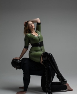Mistress Kim - Bild 6 von 7