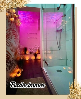 Sexy Masseurinnen - Bild 13 von 30