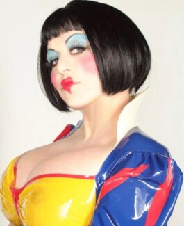 Dominatrix Noa - Bild 8 von 14