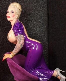 Dominatrix Noa - Bild 14 von 14