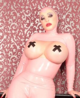Dominatrix Noa - Bild 6 von 14