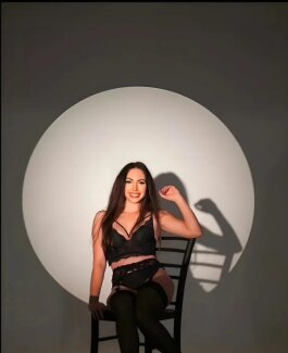 Junge Mia skinny -erotische und Tantra Massagen - Bild 10 von 11