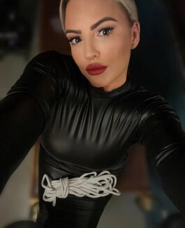 Fetisch Bizzare Domina Sophie Diamond - Bild 10 von 17
