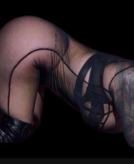 Fetisch Bizzare Domina Sophie Diamond - Bild 12 von 17