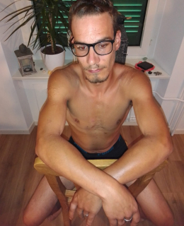 James Müller - Bild 1 von 2