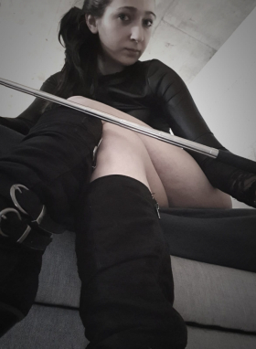 Domina LadyLatina - Bild 1 von 4
