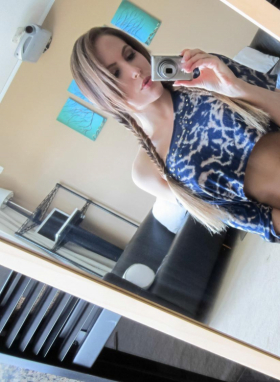Ella - Bild 1 von 2