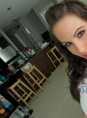 Ella - Bild 2 von 2