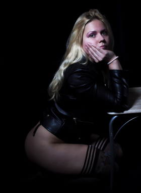 Sexy Vicky Wilfing - Bild 3 von 3
