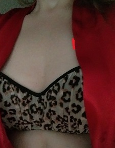Adorina - Bild 2 von 2