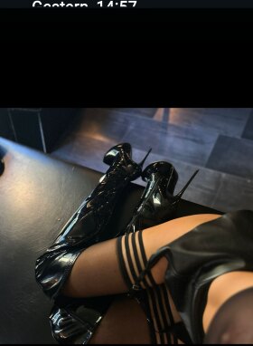Lady Lorra - Bild 18 von 20