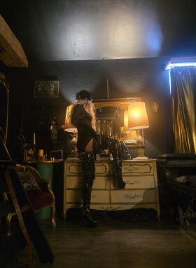 Lady Vivienne - Bild 8 von 8