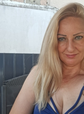 MILF Nata Deutsch sprechend - Bild 3 von 3