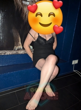 Vollbusige Blondine Sandy - Bild 2 von 2